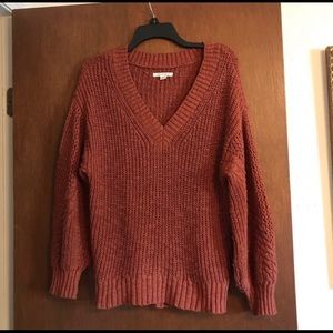 Woman’s american eagle V neck oversized sweater!